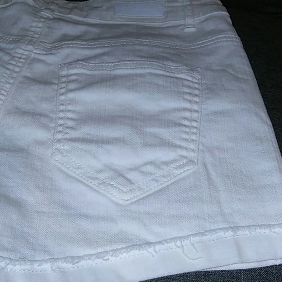 Shorts - Picture 3 of 3